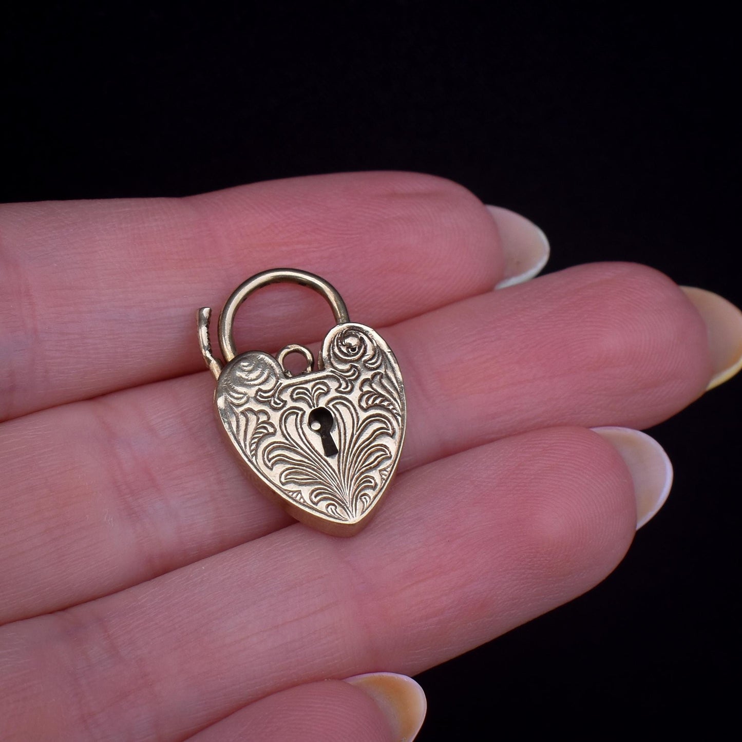Vintage 9ct Yellow Gold Engraved Heart Padlock Charm Pendant