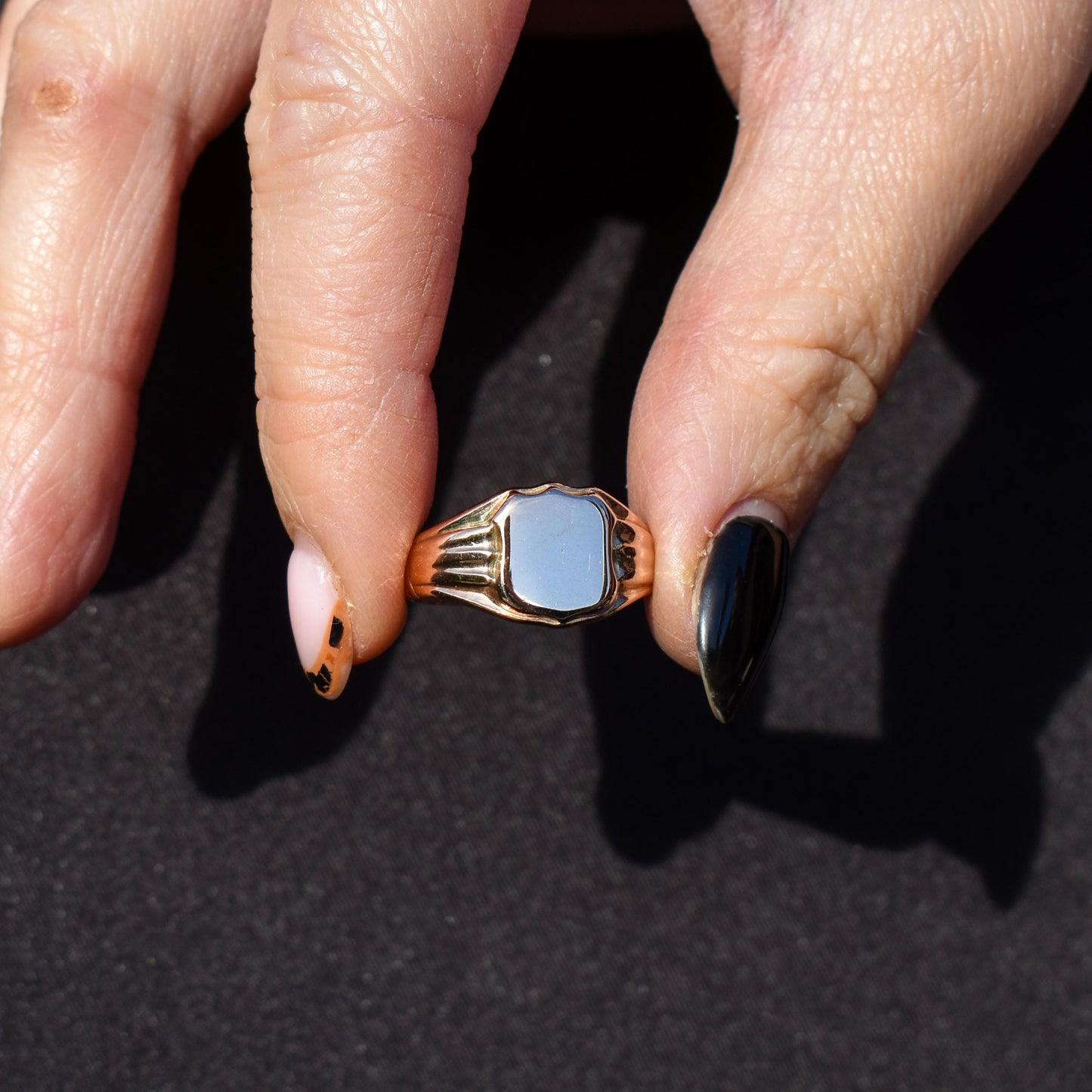 Antique 9ct Gold Shield Signet Ring | Chester 1910