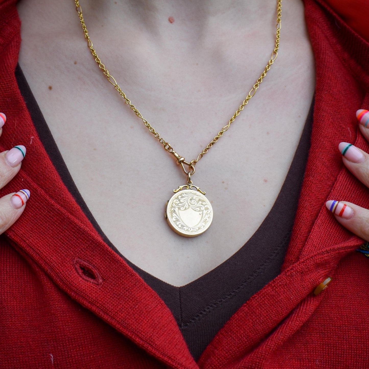 Antique 9ct Gold Engraved Round Fancy Locket Pendant