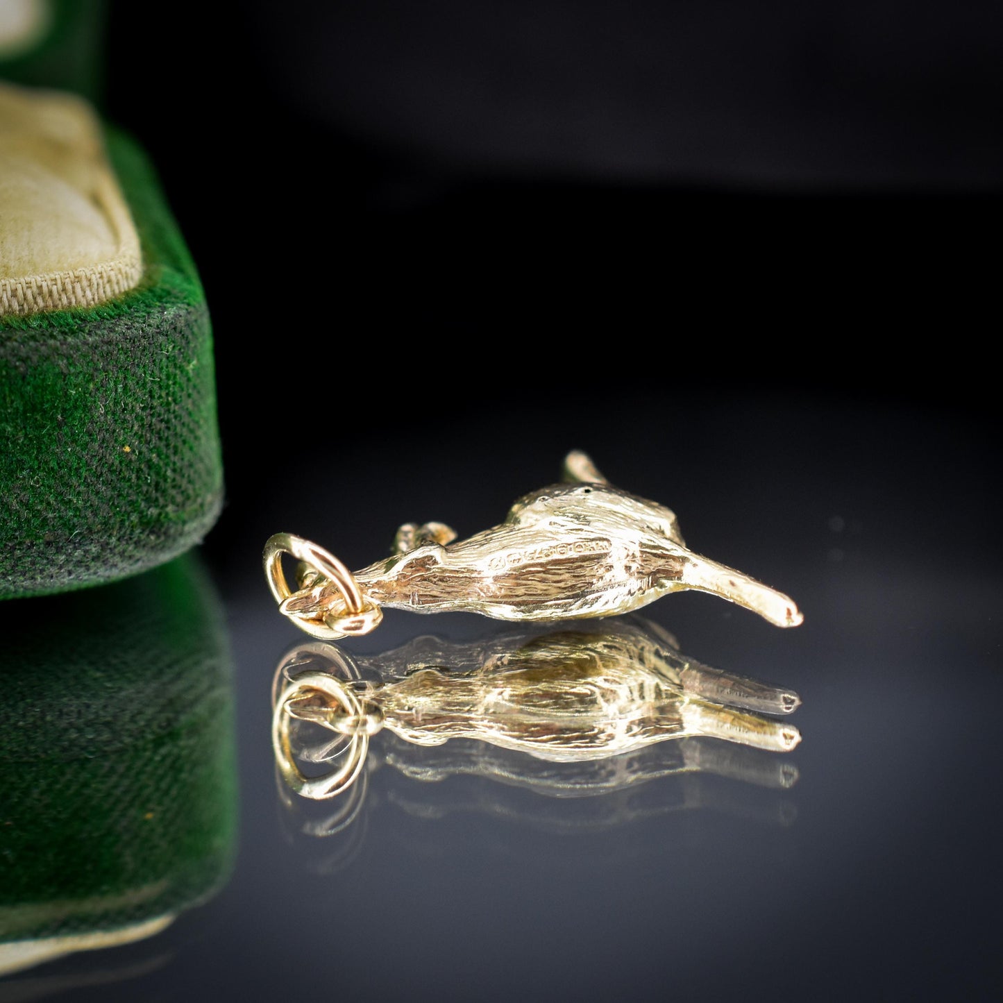 Vintage 9ct Yellow Gold Solid Kangaroo Animal Charm Pendant