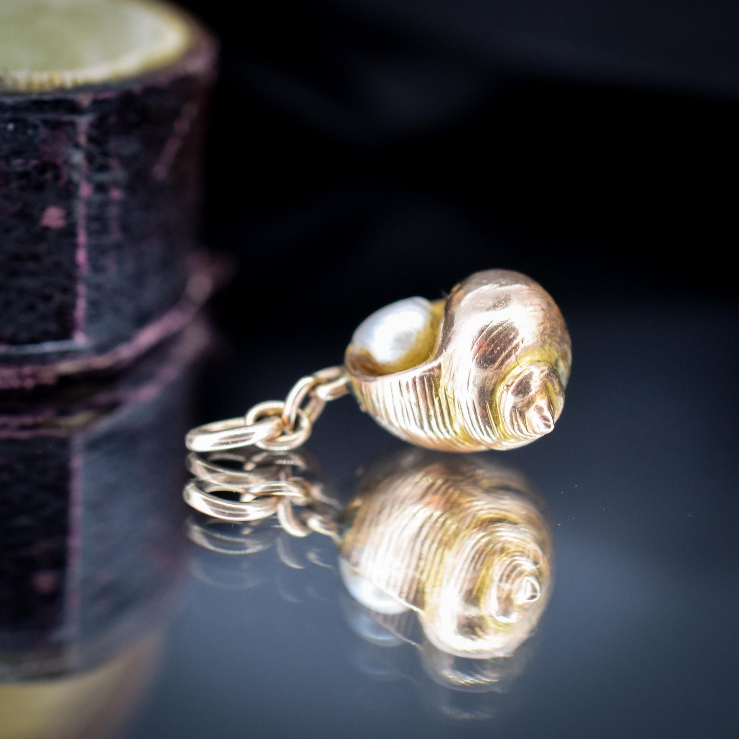 Antique 9ct Gold Pearl Shell Seashell Charm Pendant