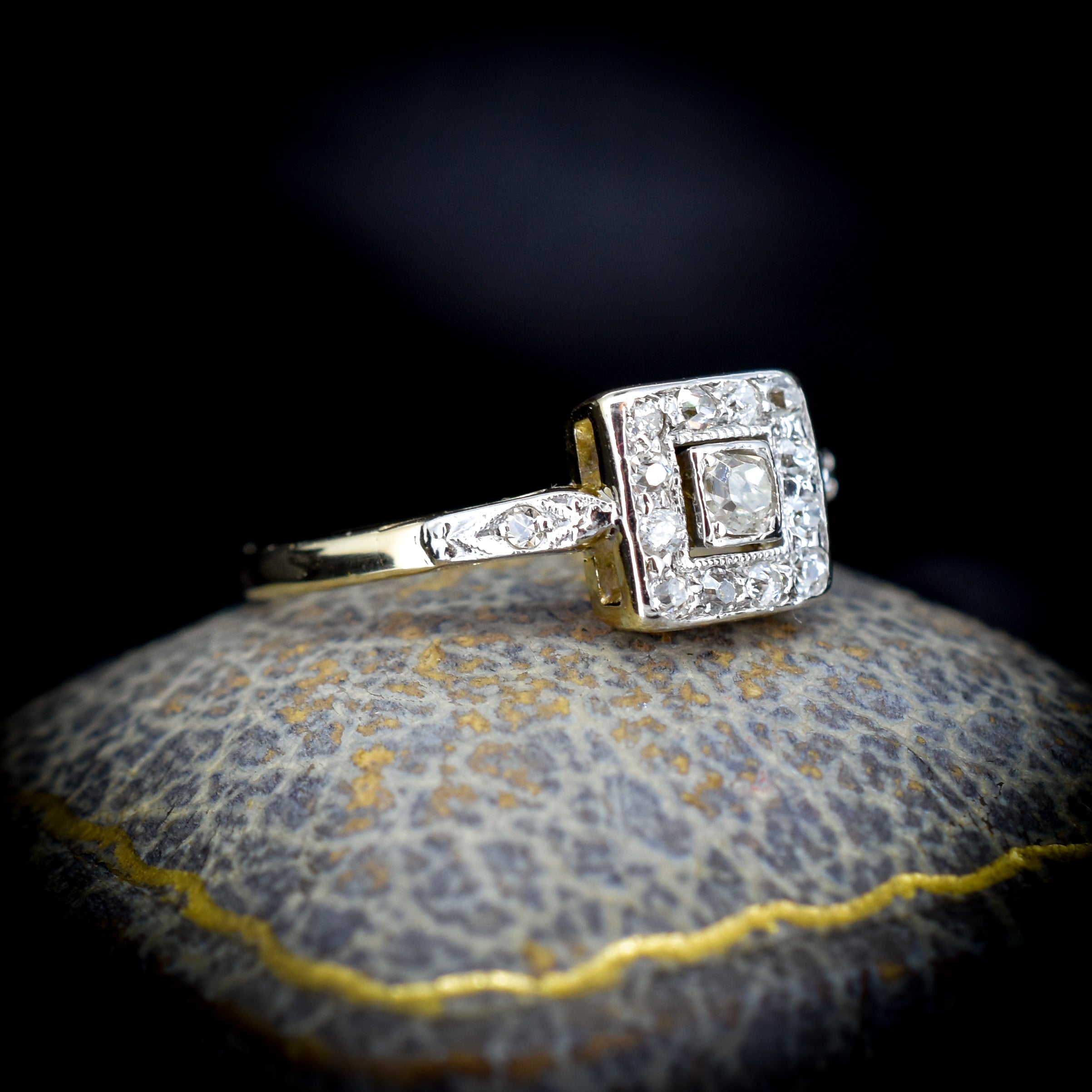 Vintage Diamond Engagement Ring with Six Side Diamonds | Ecksand