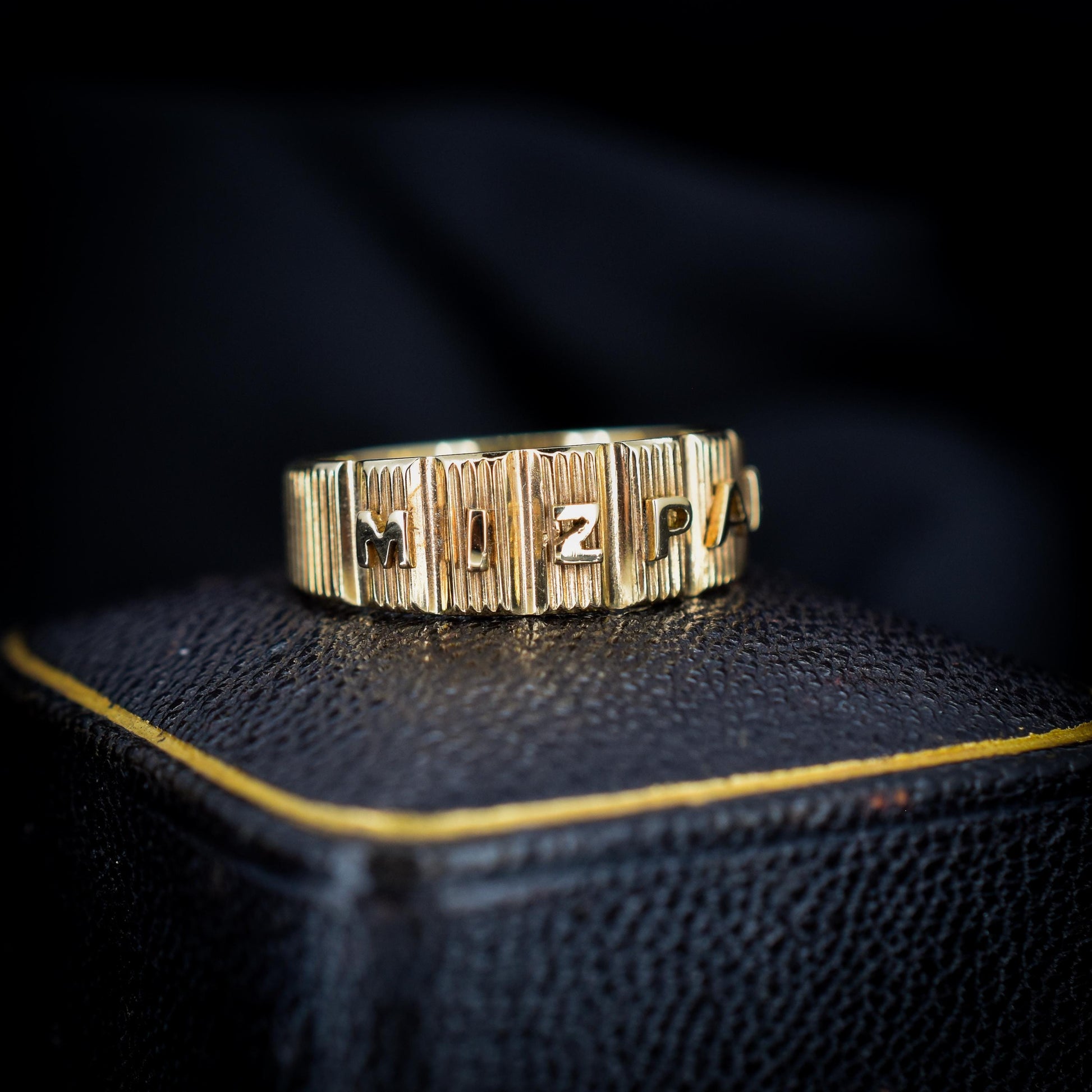 Antique Mizpah 18ct Yellow Gold Band Ring | Chester 1887