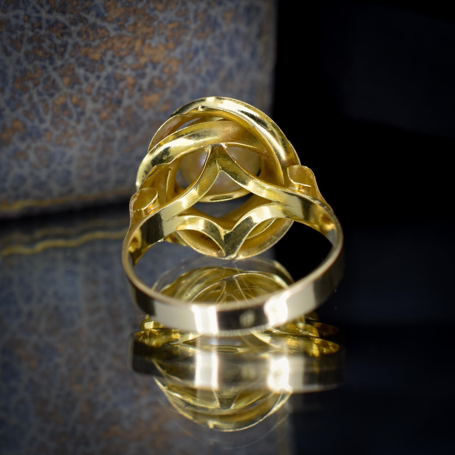 Vintage Pearl Solitaire Twist 18ct Yellow Gold Statement Ring