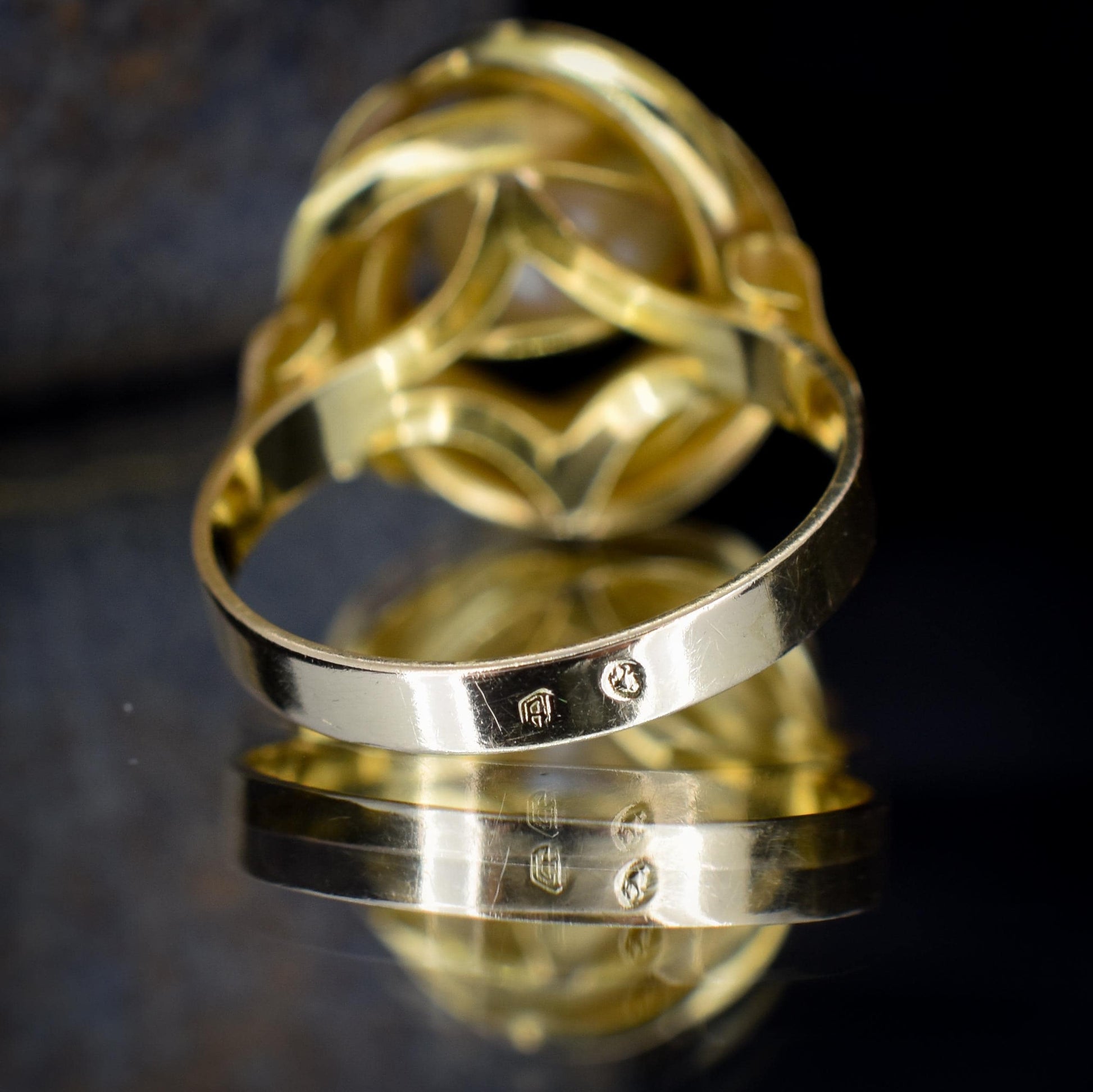 Vintage Pearl Solitaire Twist 18ct Yellow Gold Statement Ring