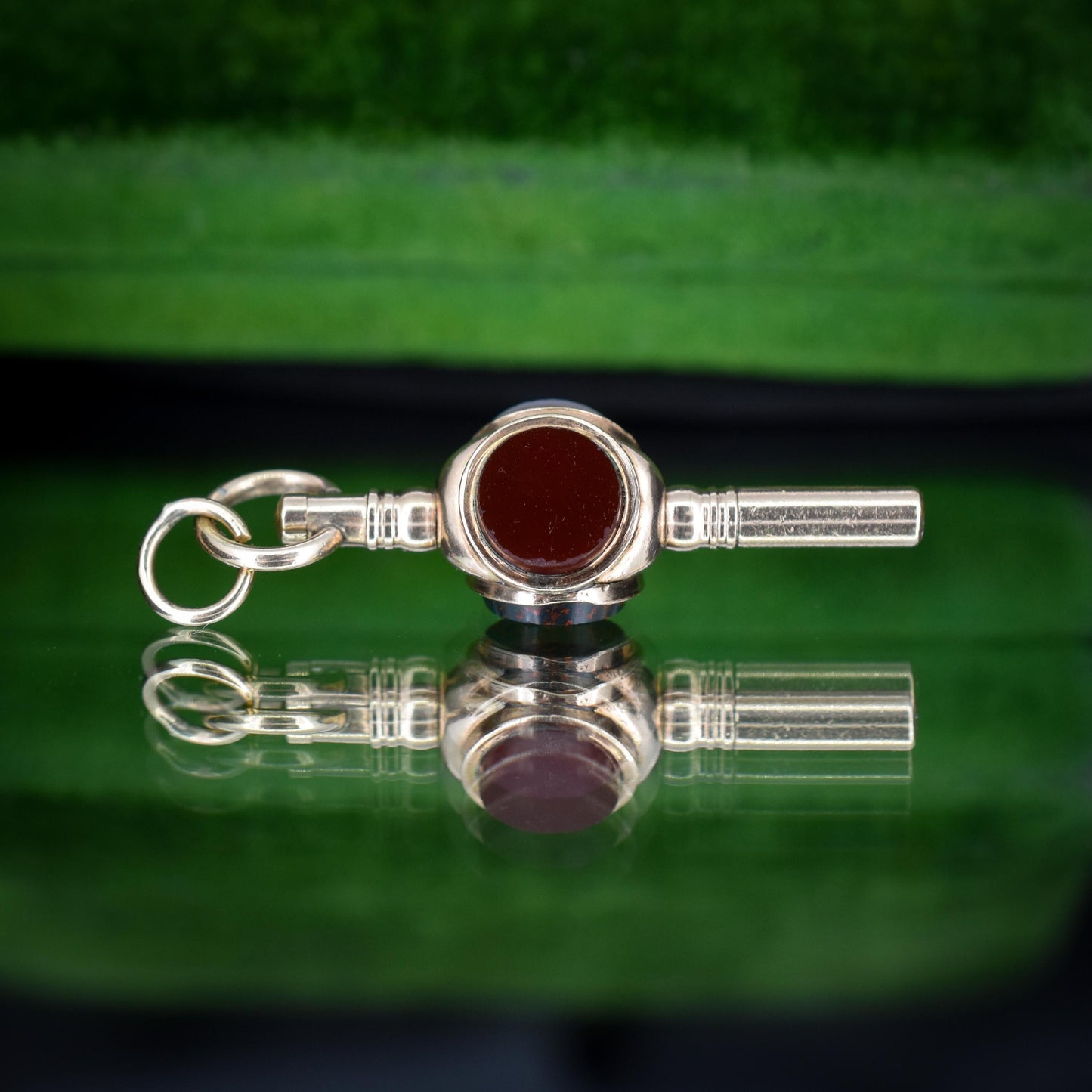 Antique 9ct Gold Sardonyx, Carnelian and Bloodstone Triple Sided Watch Key Pendant