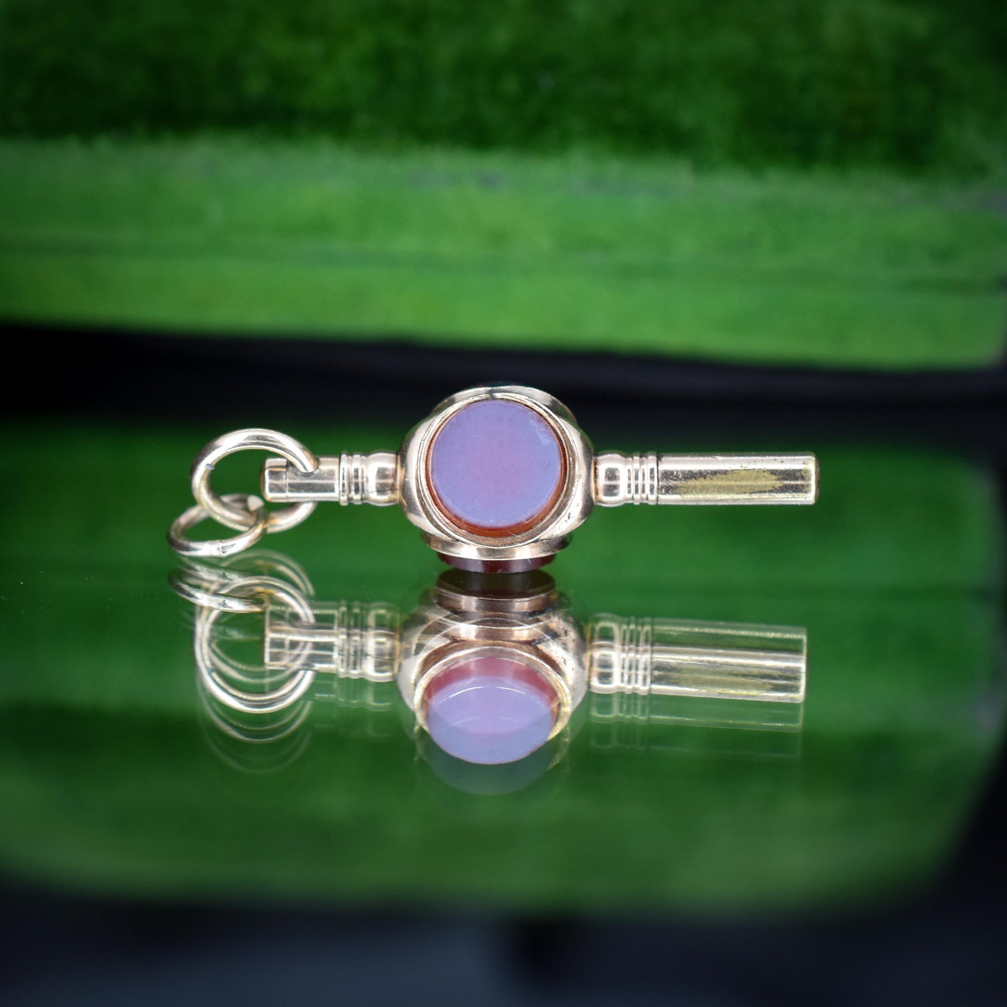 Antique 9ct Gold Sardonyx, Carnelian and Bloodstone Triple Sided Watch Key Pendant