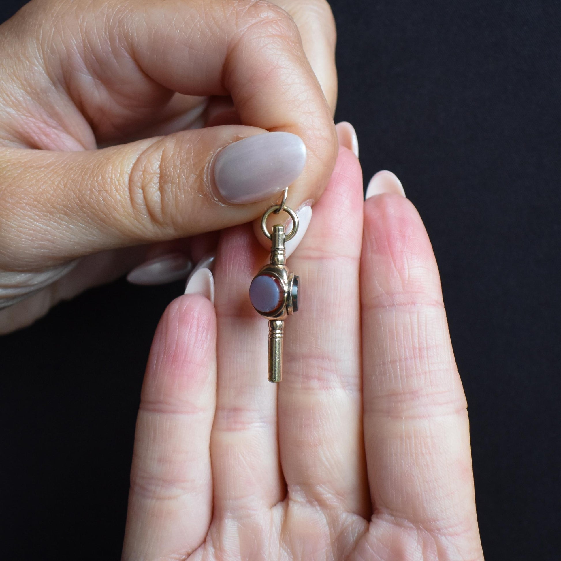 Antique 9ct Gold Sardonyx, Carnelian and Bloodstone Triple Sided Watch Key Pendant