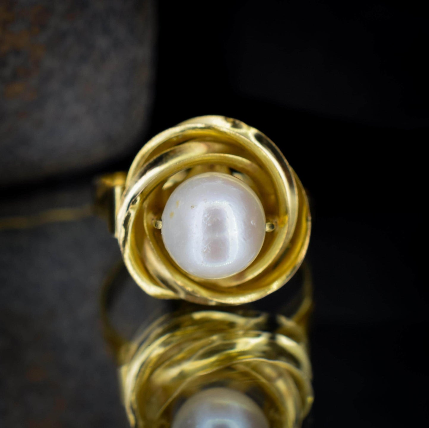 Vintage Pearl Solitaire Twist 18ct Yellow Gold Statement Ring