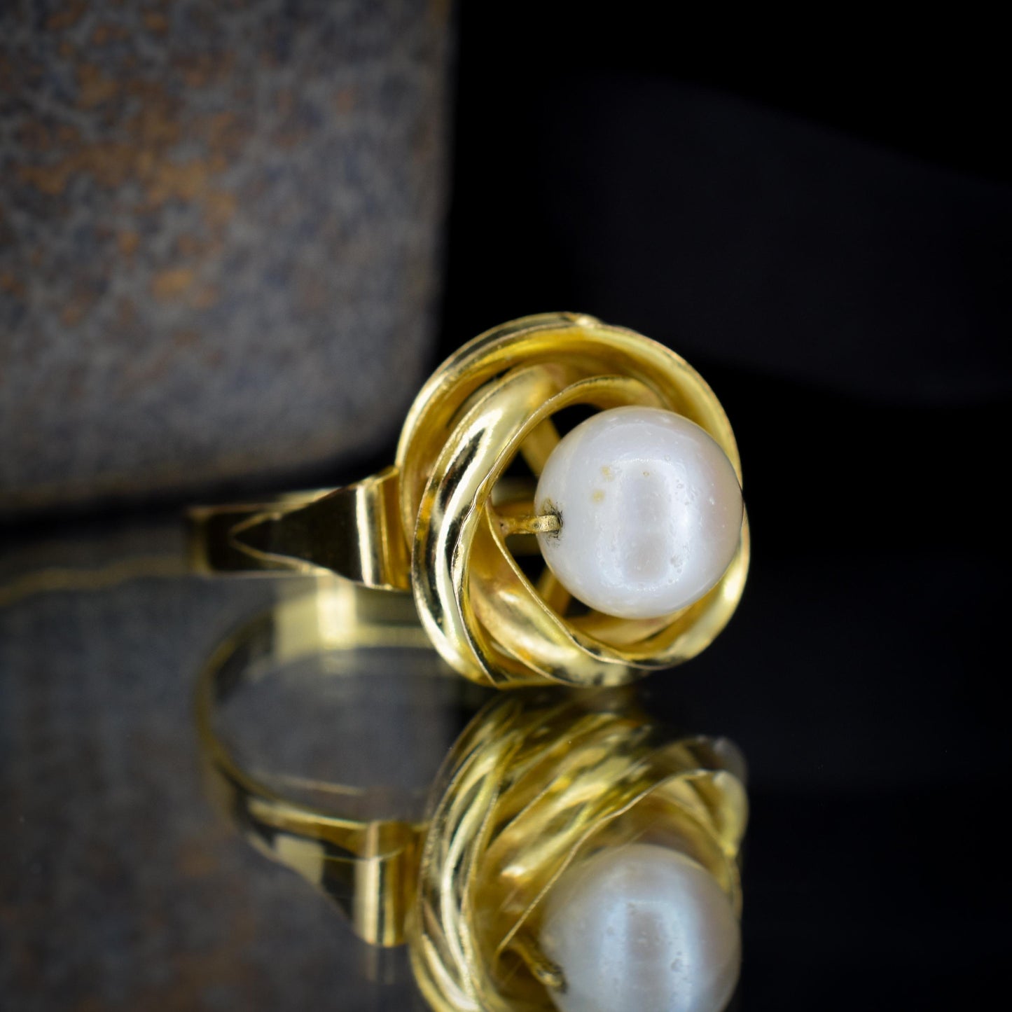Vintage Pearl Solitaire Twist 18ct Yellow Gold Statement Ring