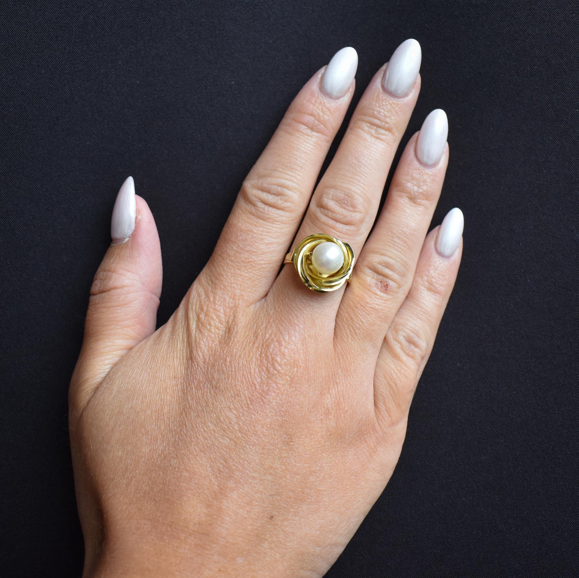 Vintage Pearl Solitaire Twist 18ct Yellow Gold Statement Ring