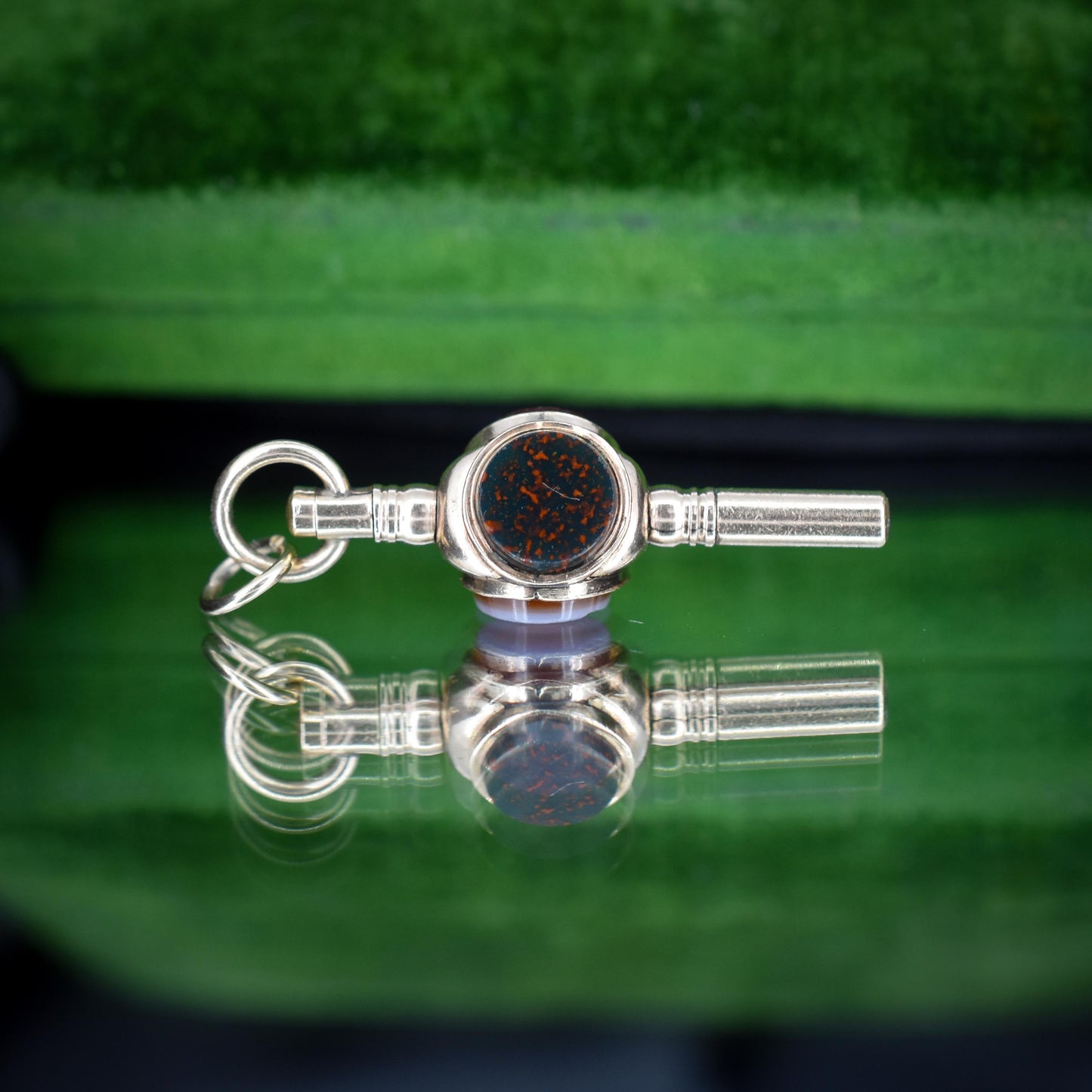 Antique 9ct Gold Sardonyx, Carnelian and Bloodstone Triple Sided Watch Key Pendant