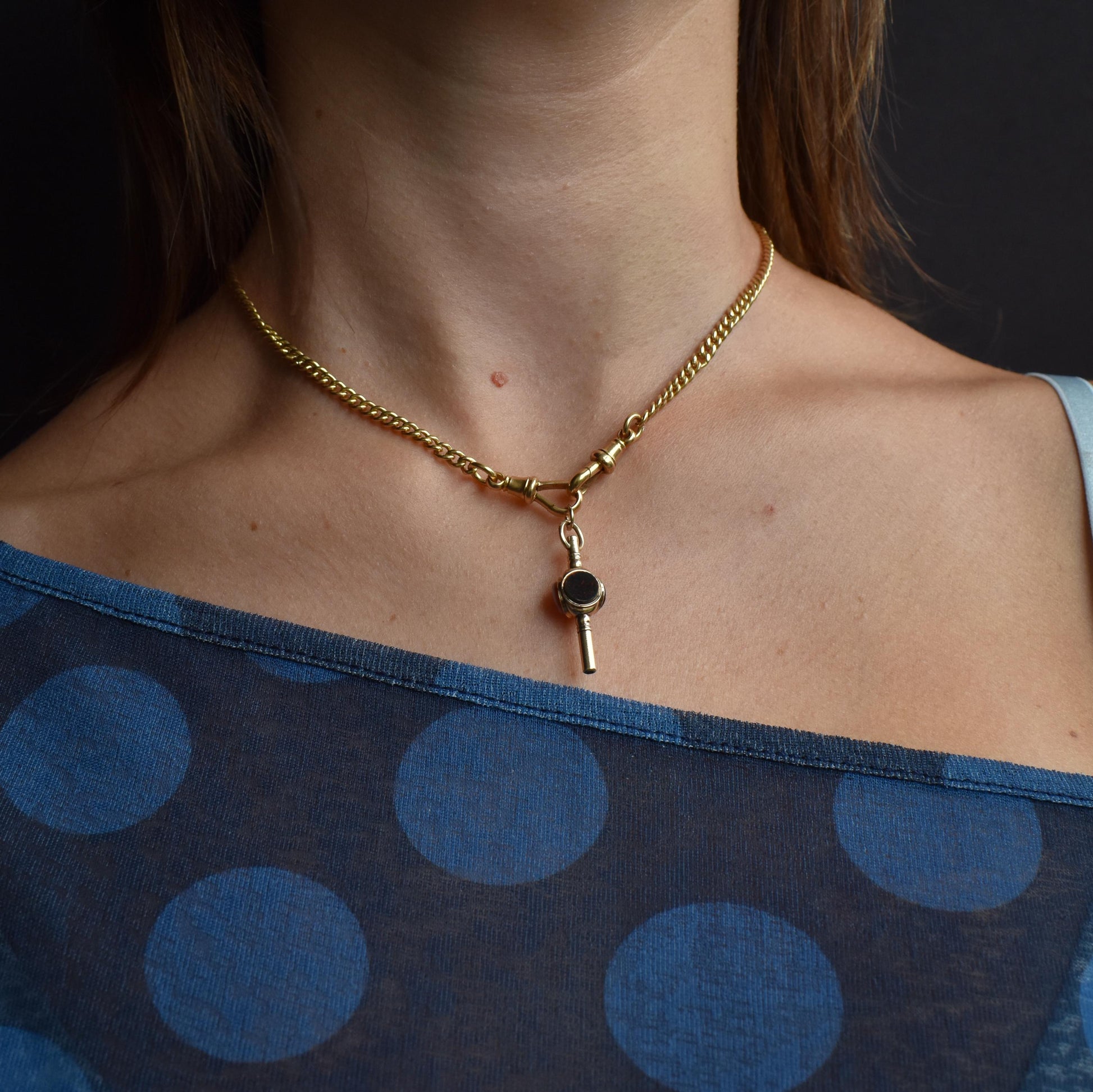 Antique 9ct Gold Sardonyx, Carnelian and Bloodstone Triple Sided Watch Key Pendant