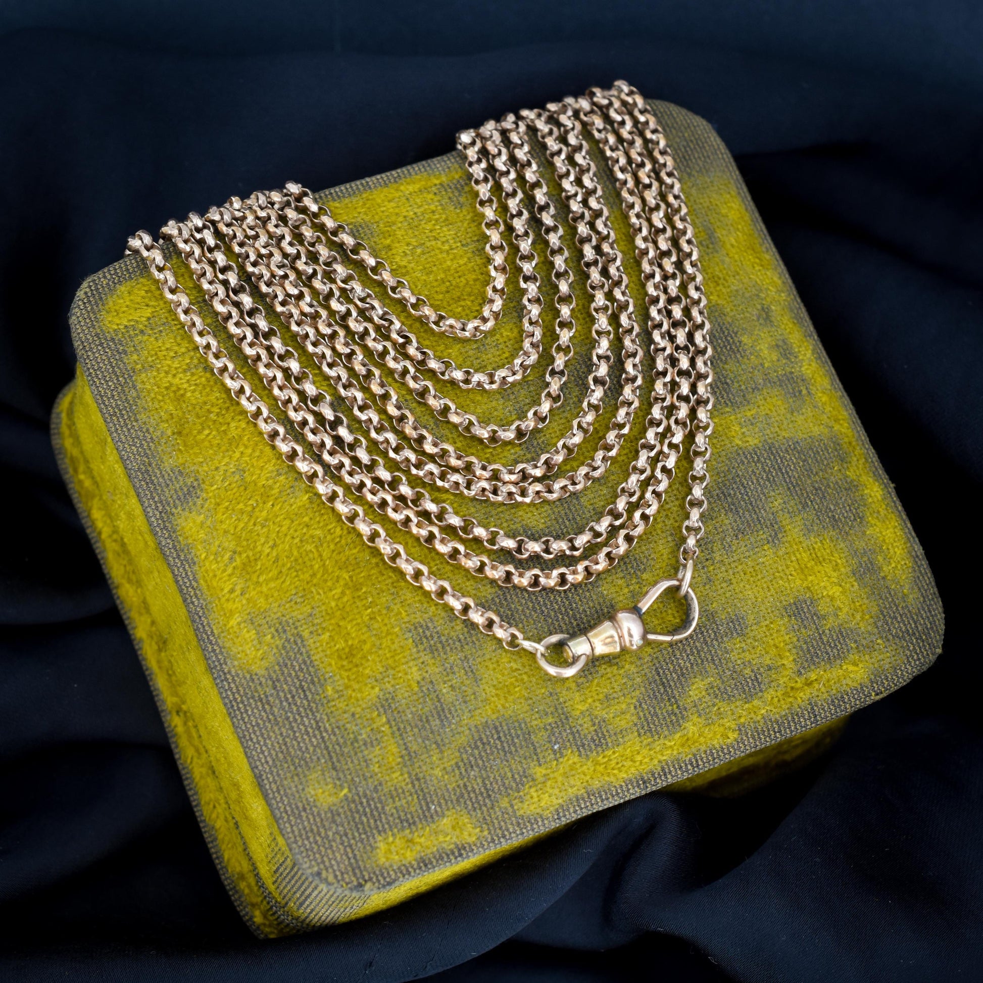 Antique Rolled Gold Faceted Belcher Link Muff Guard Chain Necklace With Dog Clip | 55"