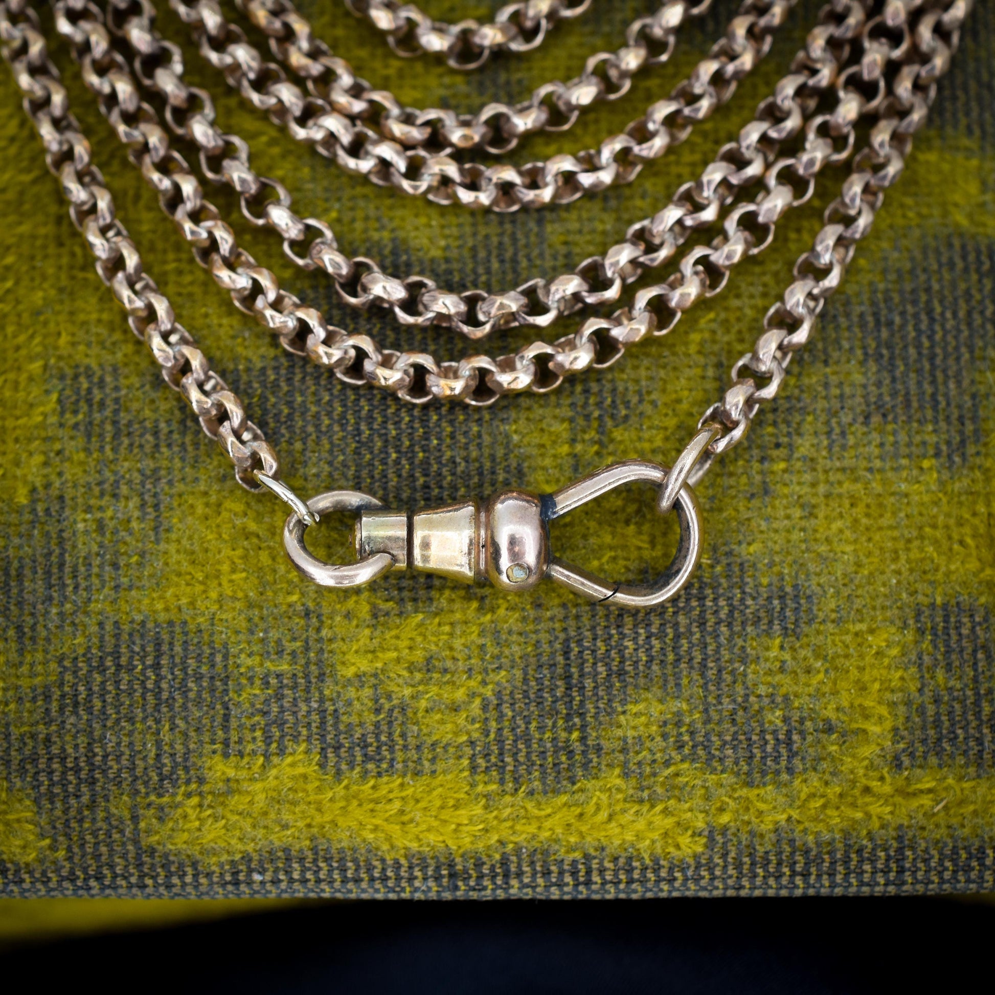 Antique Rolled Gold Faceted Belcher Link Muff Guard Chain Necklace With Dog Clip | 55"