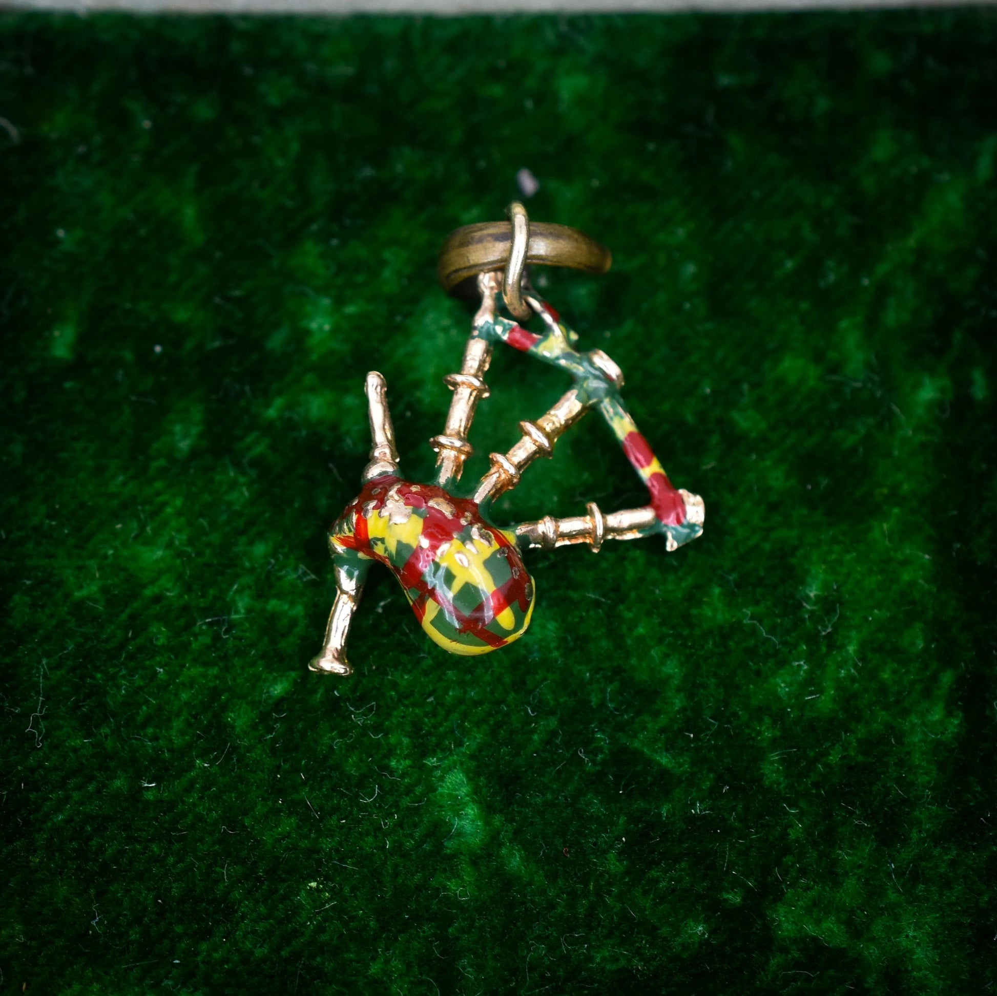 Vintage Tartan Enamel Bagpipes 9ct Gold Charm