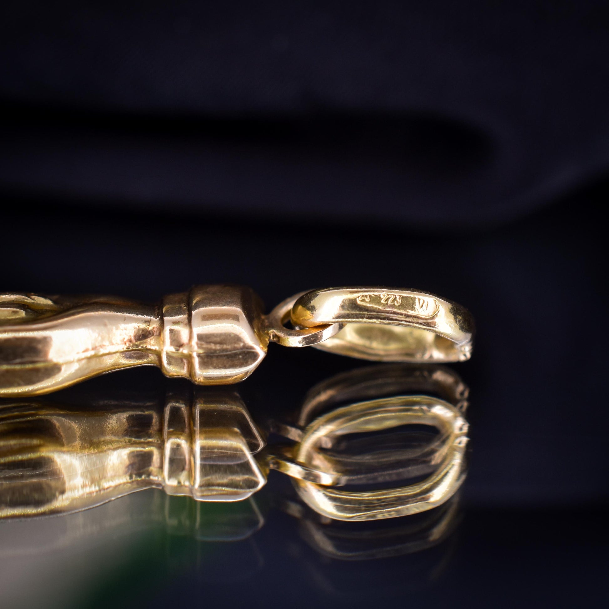 Vintage 18ct Gold Italian Hand Mano Cornuto Charm Pendant