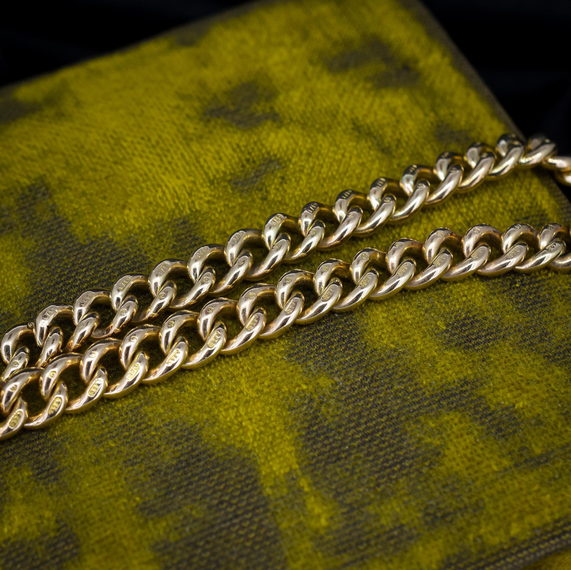 Antique Heart Padlock Curb 9ct Gold Bracelet | 7.5"