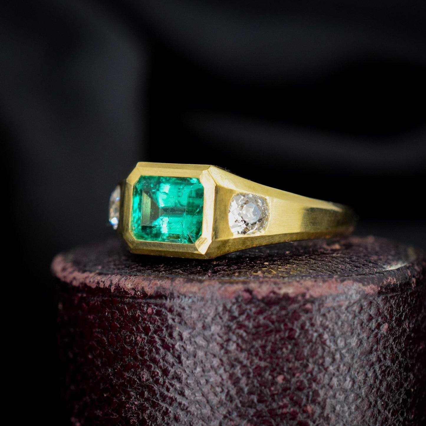 Natural Emerald and Diamond Three Stone 18ct Gold Band Ring