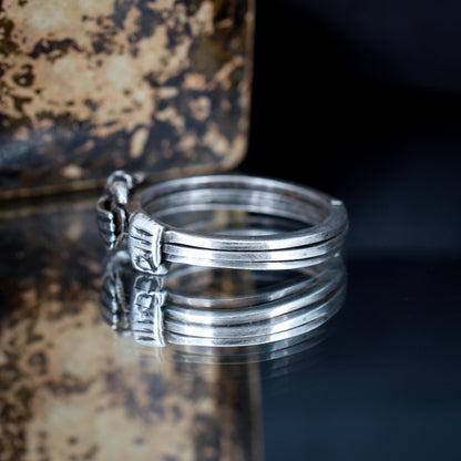 Vintage Clasped Hand Fede Gimmel Sterling Silver Ring