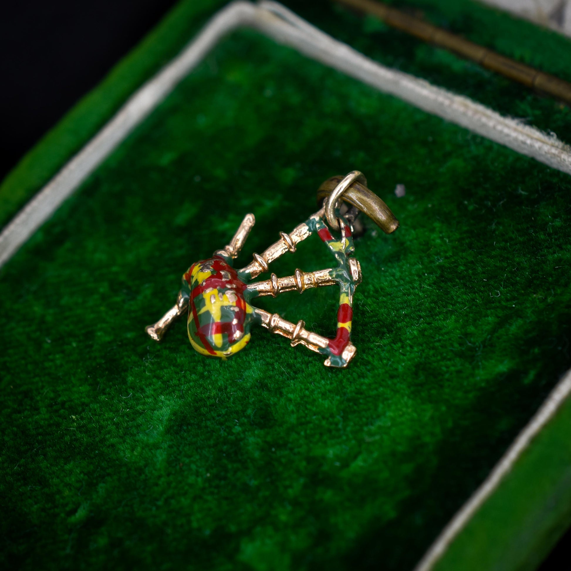Vintage Tartan Enamel Bagpipes 9ct Gold Charm