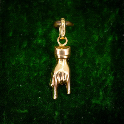Vintage 18ct Gold Italian Hand Mano Cornuto Charm Pendant