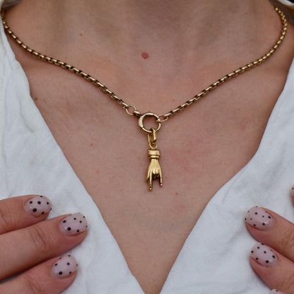 Vintage 18ct Gold Italian Hand Mano Cornuto Charm Pendant