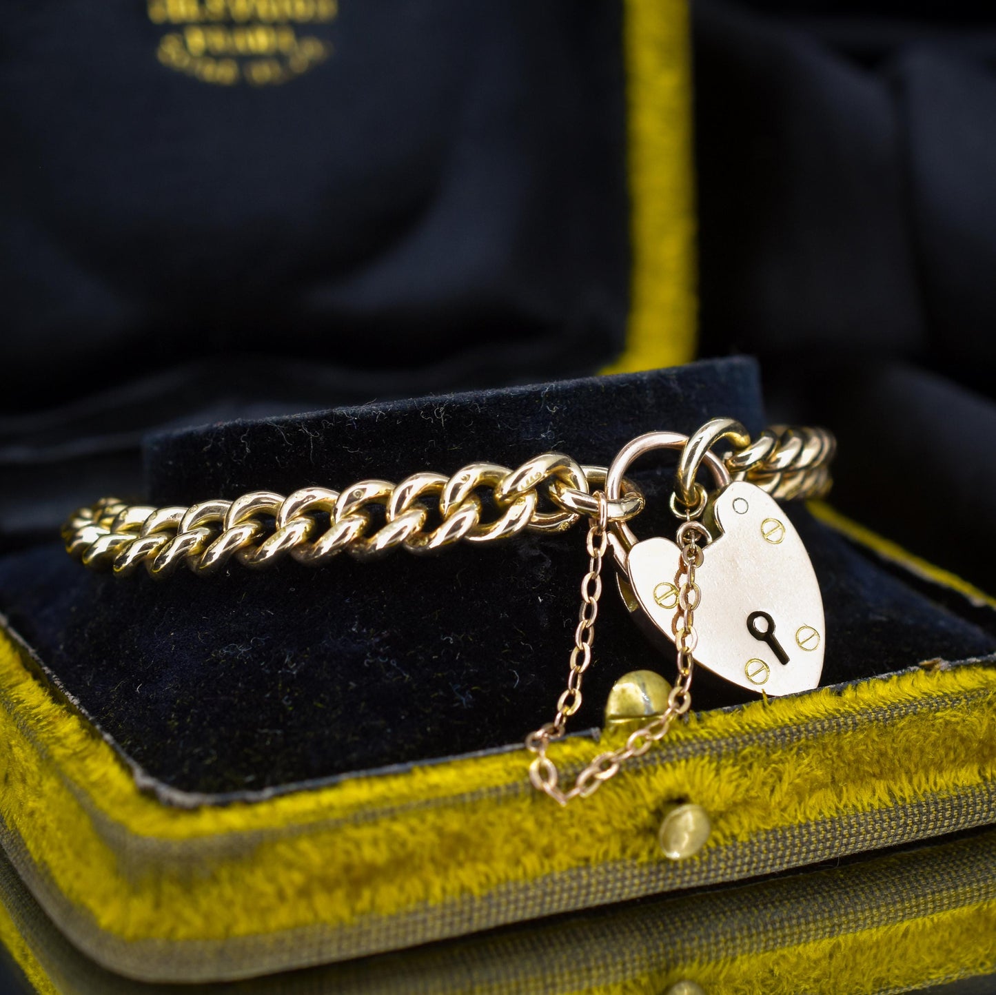 Antique Heart Padlock Curb 9ct Gold Bracelet | 7.5"