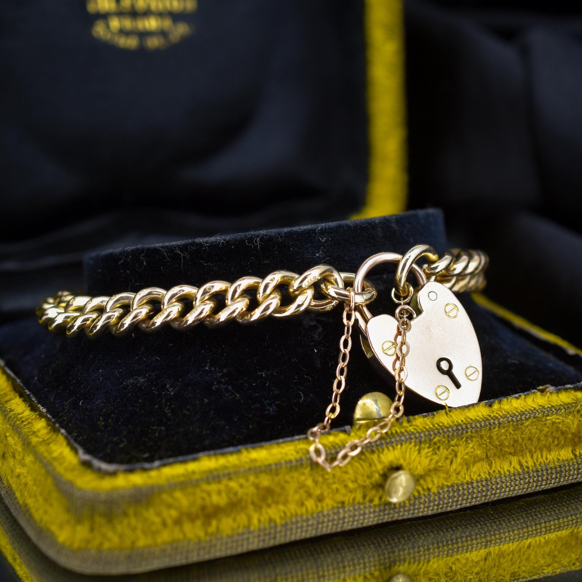 Antique Heart Padlock Curb 9ct Gold Bracelet | 7.5"