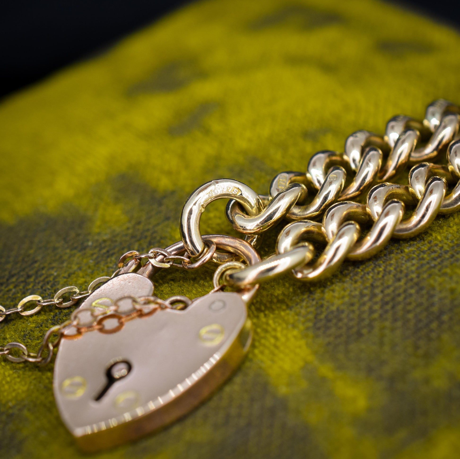 Antique Heart Padlock Curb 9ct Gold Bracelet | 7.5"
