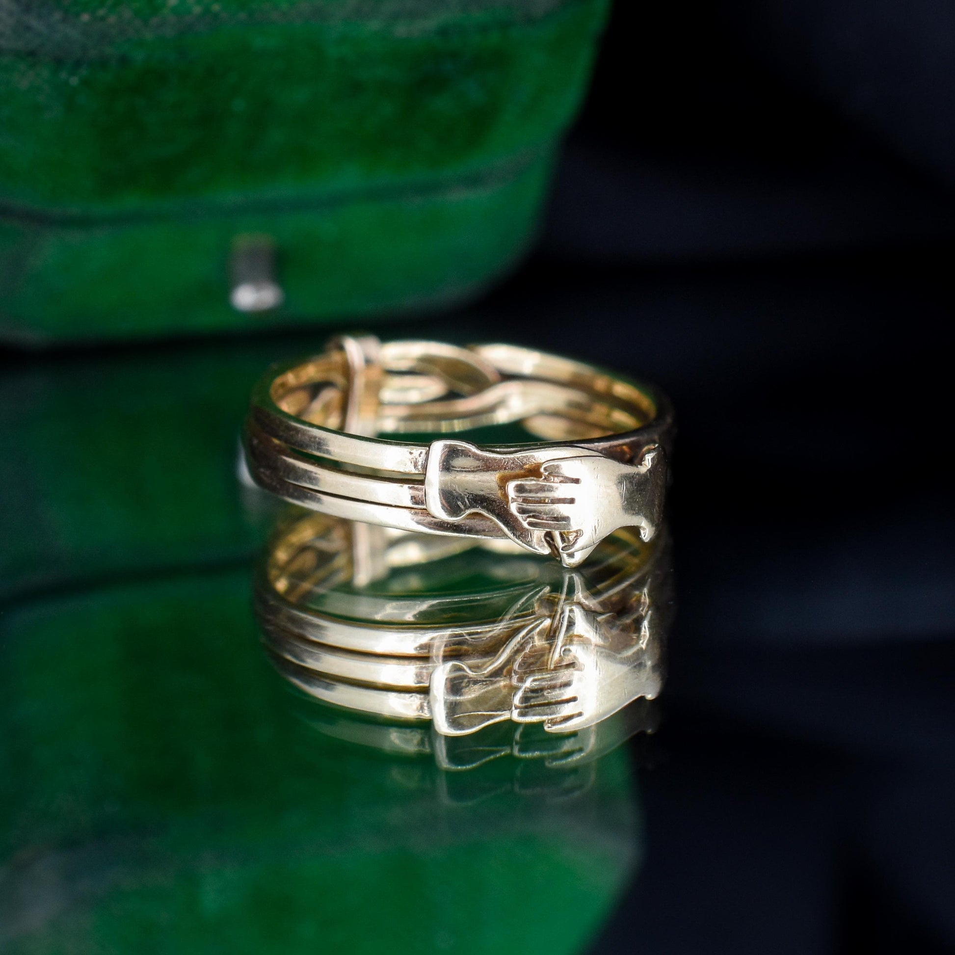 Vintage Love Heart Clasped Hand Fede Gimmel Puzzle 9ct Gold Ring