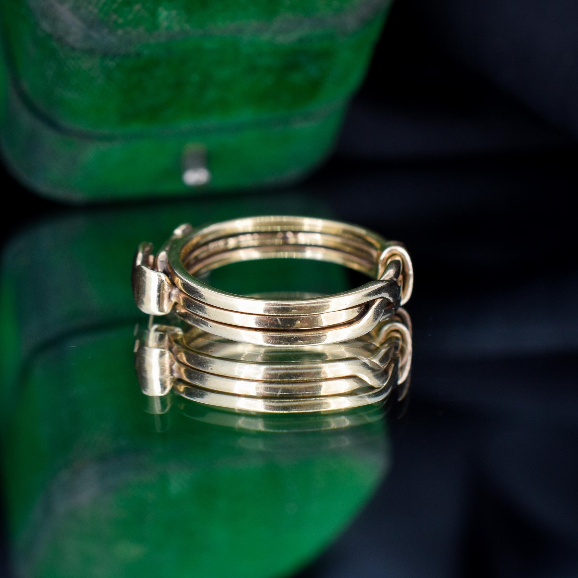 Vintage Love Heart Clasped Hand Fede Gimmel Puzzle 9ct Gold Ring