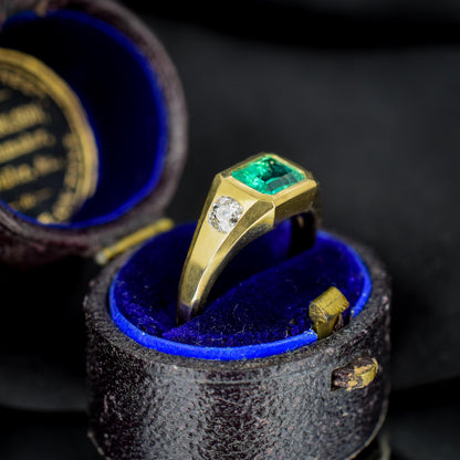 Natural Emerald and Diamond Three Stone 18ct Gold Band Ring