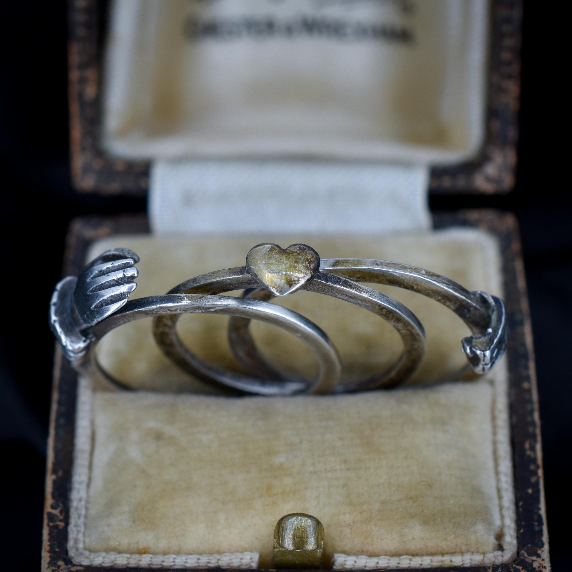 Vintage Clasped Hand Fede Gimmel Sterling Silver Ring