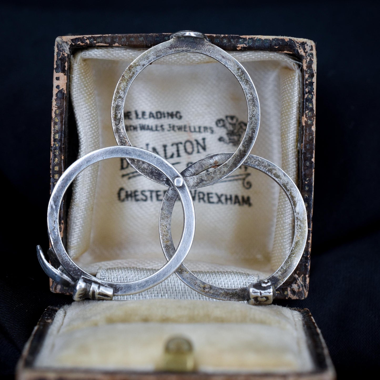 Vintage Clasped Hand Fede Gimmel Sterling Silver Ring