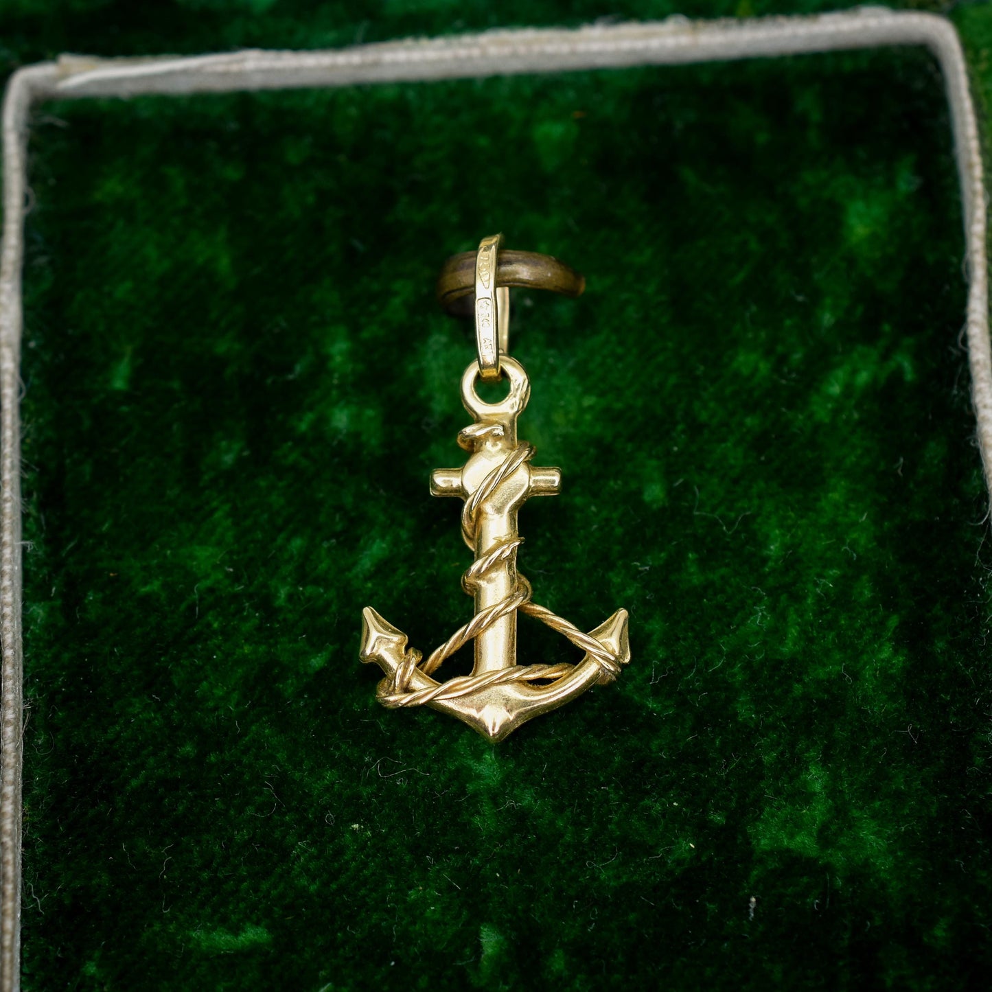 Vintage 18ct Yellow Gold Anchor Rope Nautical Pendant
