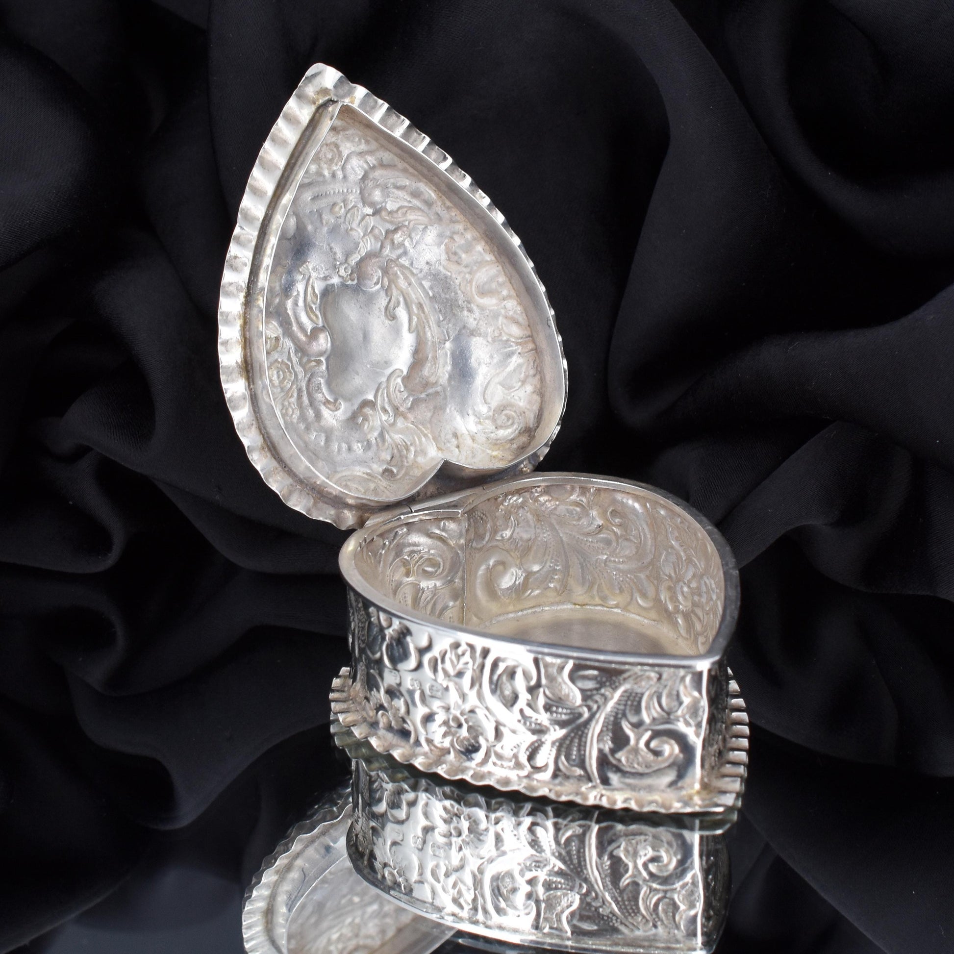 Antique Birmingham 1897 Sterling Silver Heart Trinket Jewellery Box