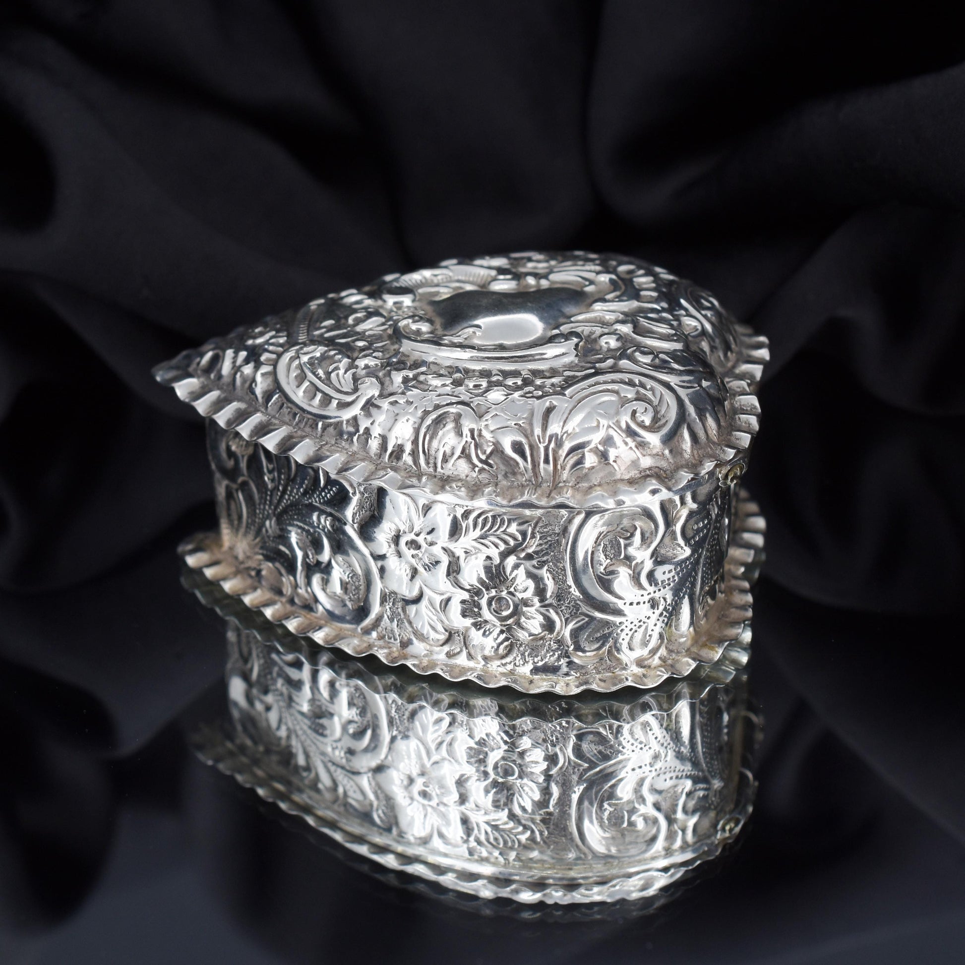 Antique Birmingham 1897 Sterling Silver Heart Trinket Jewellery Box