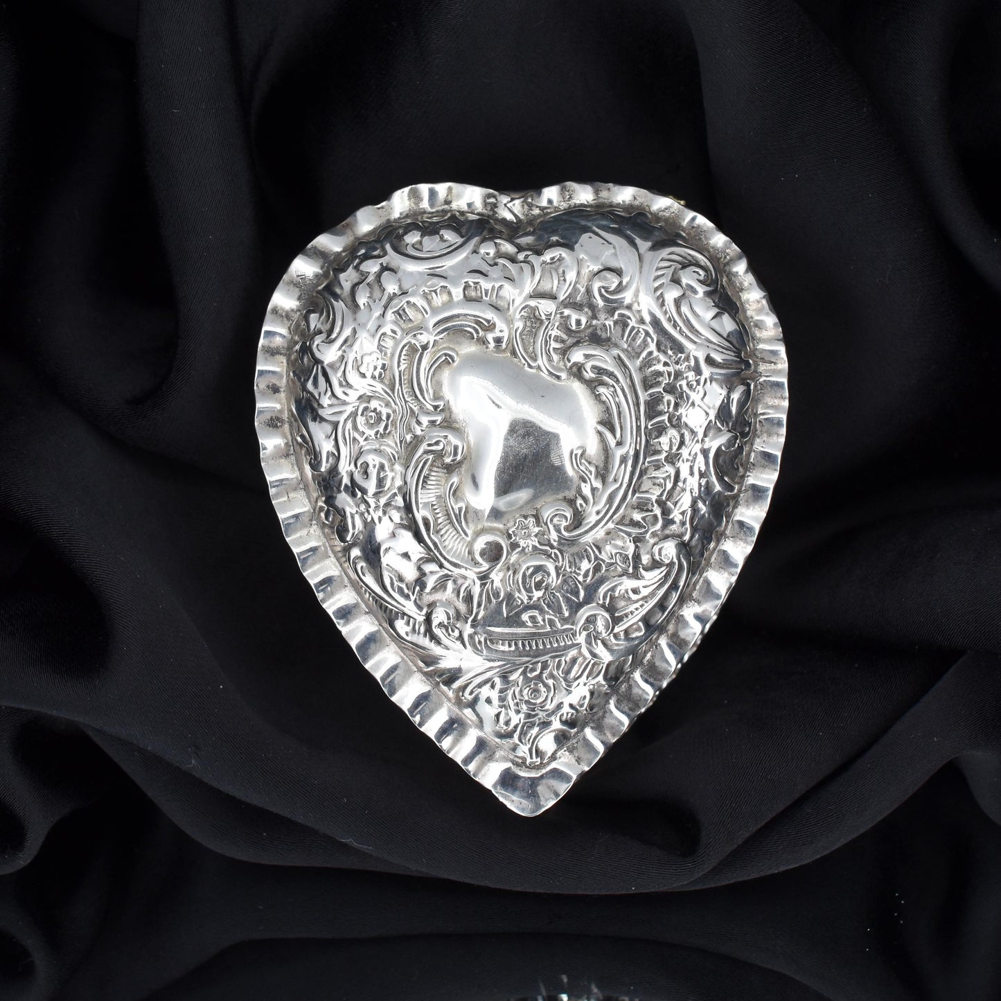 Antique Birmingham 1897 Sterling Silver Heart Trinket Jewellery Box