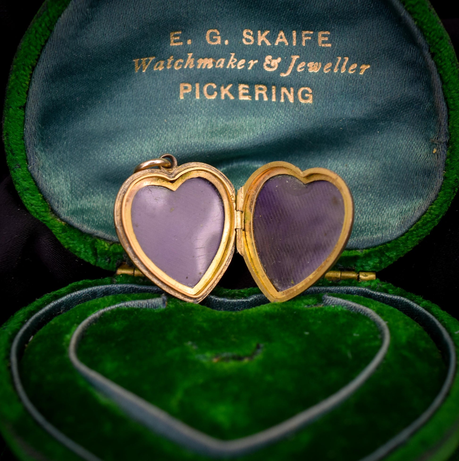 Antique 9ct Gold Floral Paste Heart Locket Pendant