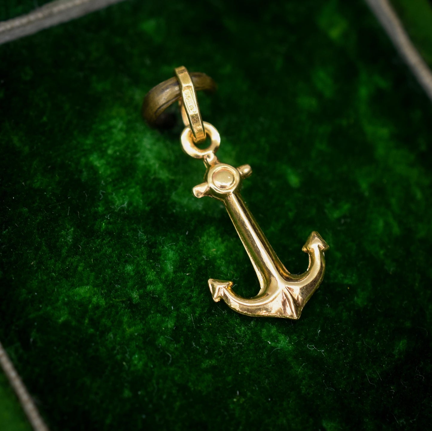 Vintage 18ct Yellow Gold Anchor Nautical Charm Pendant
