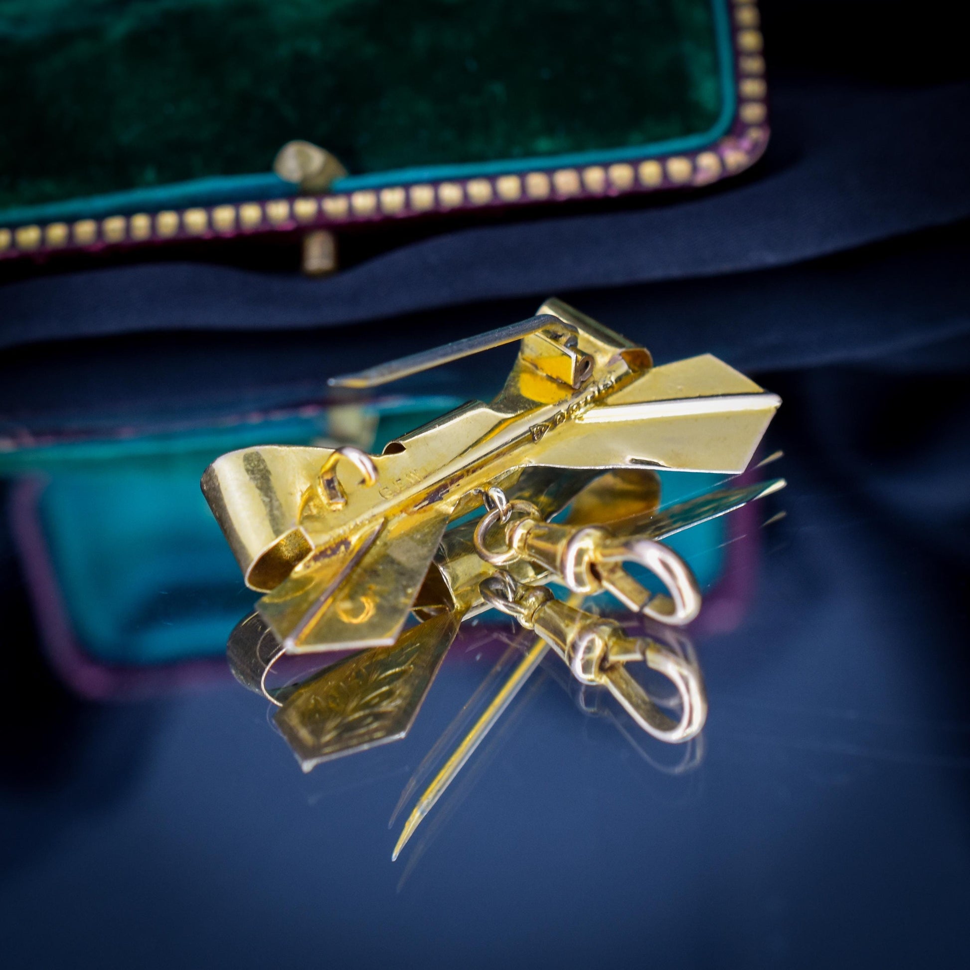 Antique Chester '1923' 9ct Gold Engraved Bow Brooch with Dog Clip Drop