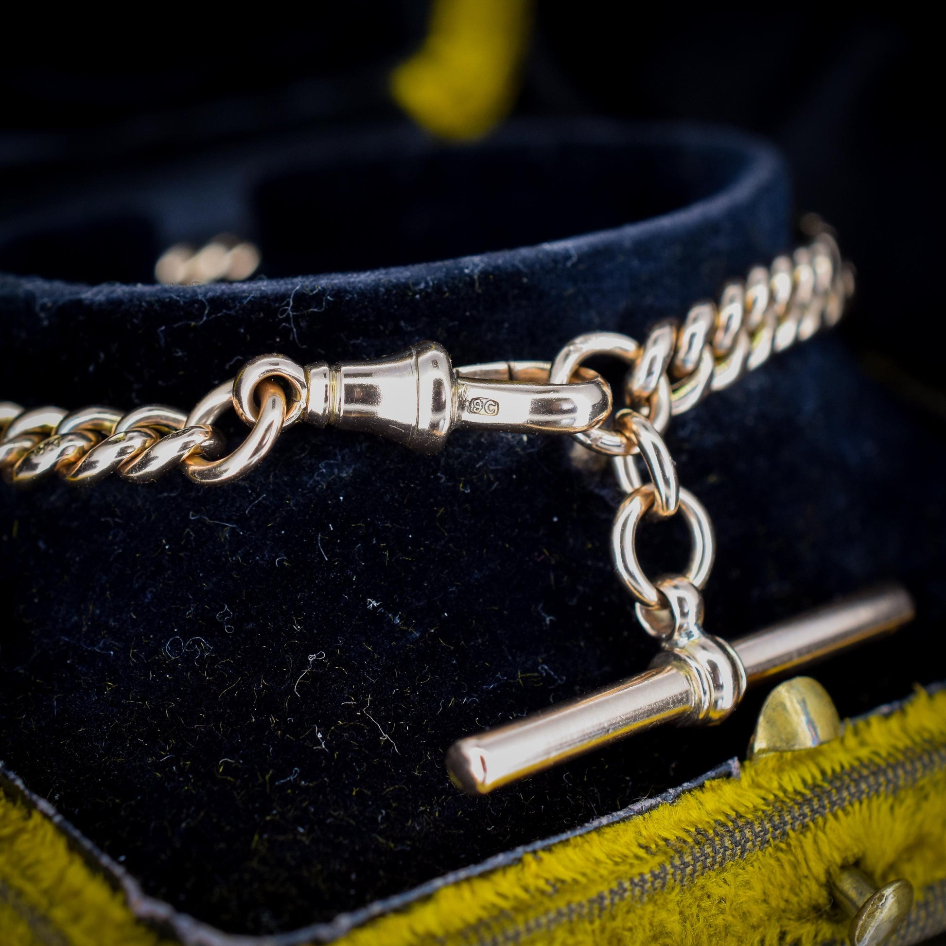 Antique Curb 9ct Gold Bracelet with Dog Clip and T-bar | 7.5"