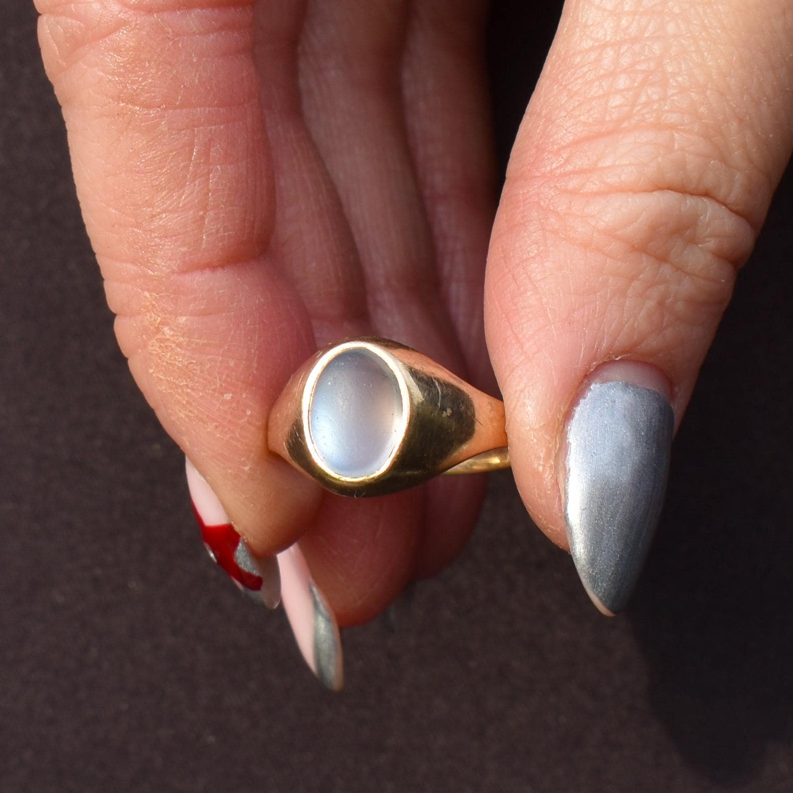 Vintage Moonstone Oval Solitaire Signet 9ct Yellow Gold Ring