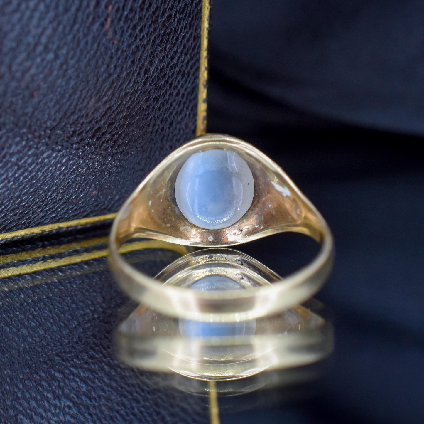 Vintage Moonstone Oval Solitaire Signet 9ct Yellow Gold Ring