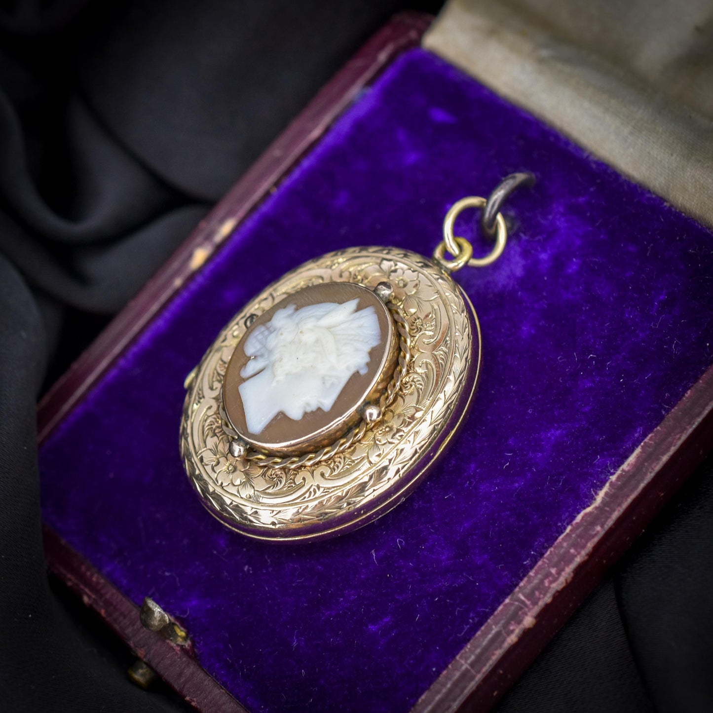 Antique 9ct Gold Engraved Oval Carved Cameo Locket Pendant