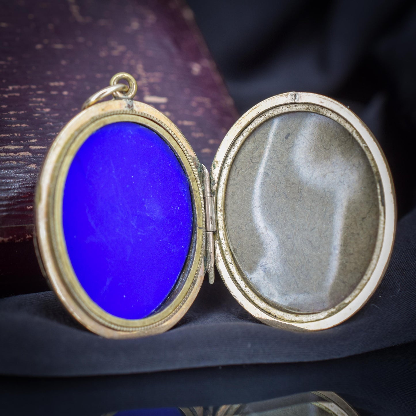 Antique 9ct Gold Engraved Oval Carved Cameo Locket Pendant