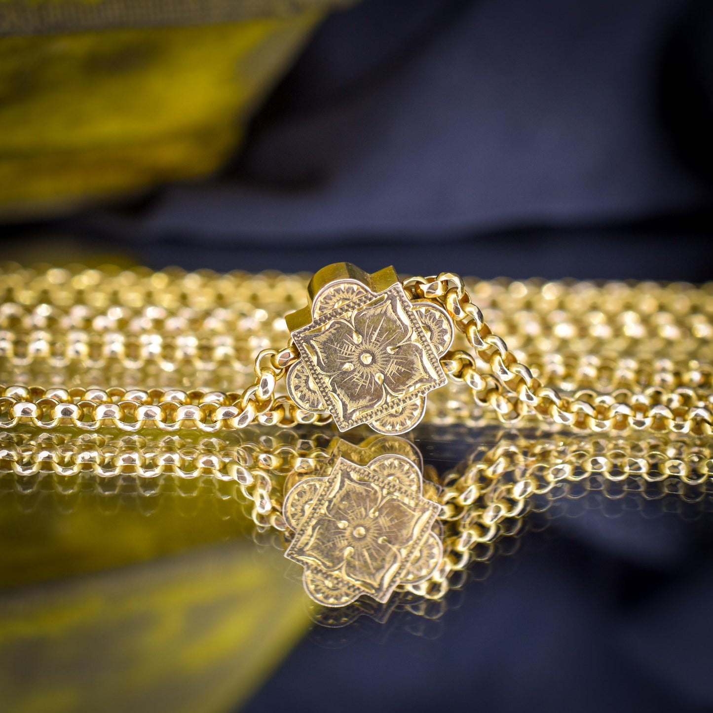 Antique 15ct Gold Chain Necklace with Engraved Slider and Hook | 32"