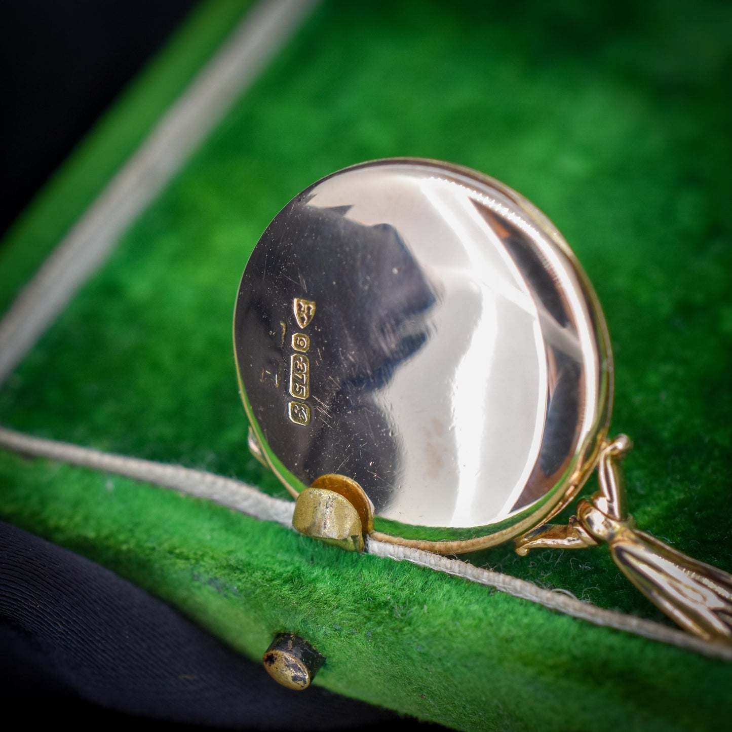 Antique '1907' Pearl Starburst 9ct Gold Round Locket Pendant