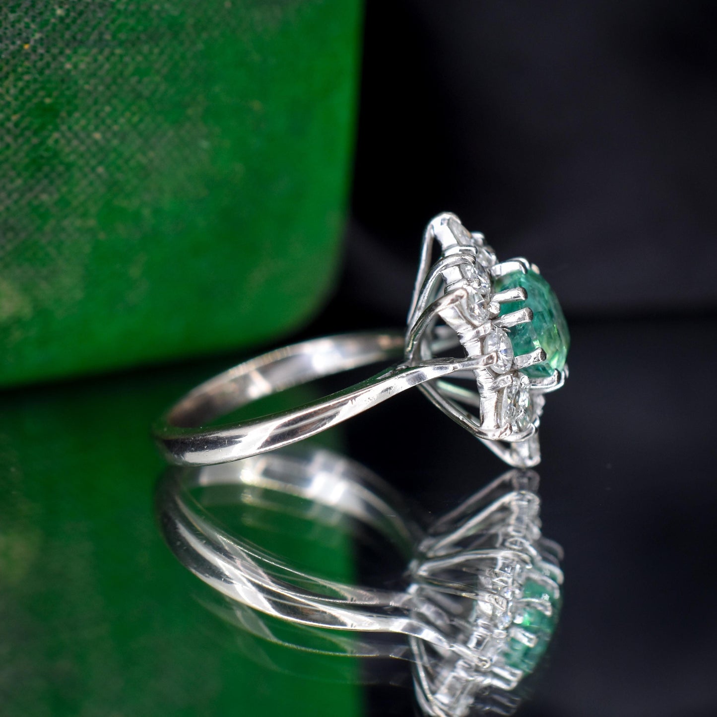 Vintage 1.30ct Natural Emerald and Diamond Snowflake Cluster Gold Ring